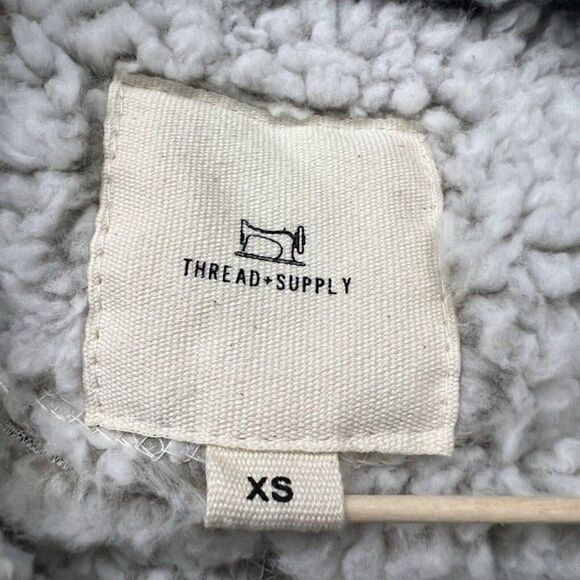 Thread Supply Womens Sherpa Vest Full Zip Size XS Pockets Oatmeal Fluffy Fleece - Picture 4 of 10